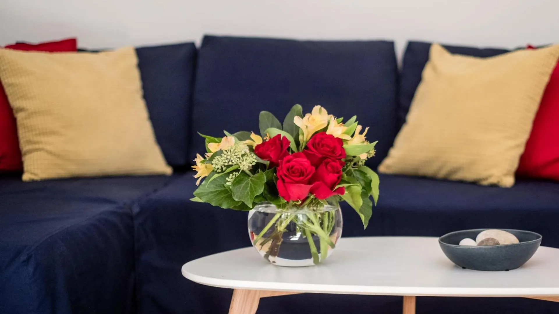 Artistic Apartment In City Centre Boedapest